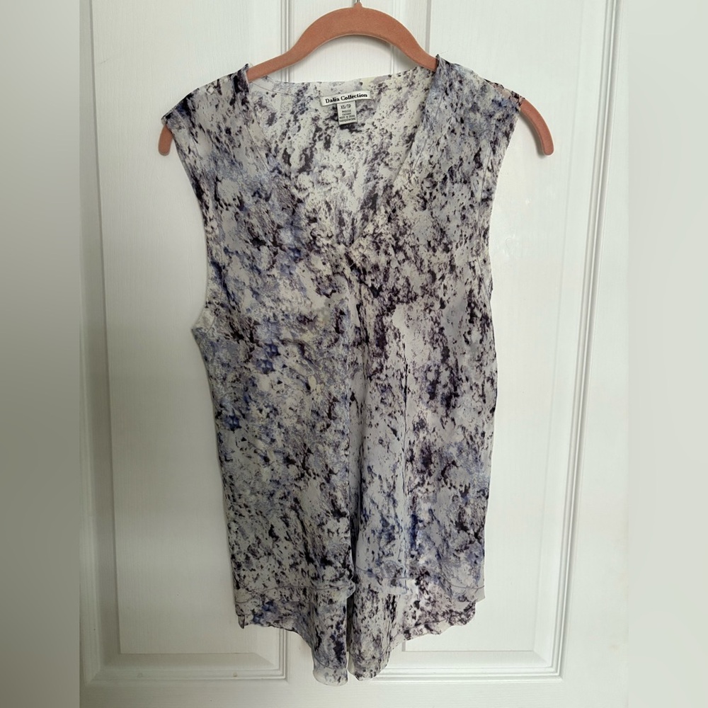 2/20$ Women's Sleeveless Top
